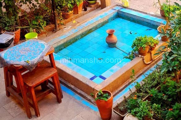 اتاق 9 VIP در اقامتگاه بومگردی شیراز