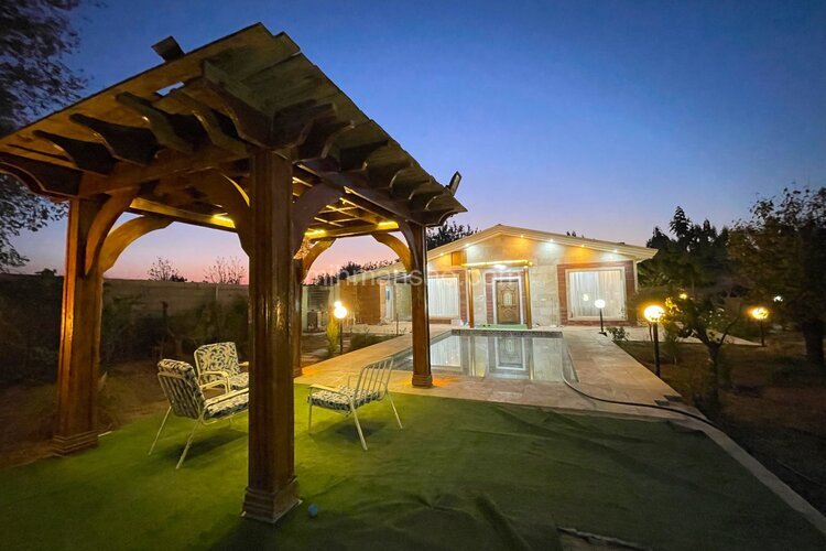 ویلا استخردار آبگرم دوخواب گل شرقی در کردان