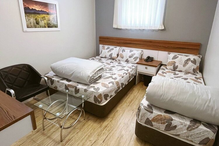 اتاق 3 نفره 305 در مسافرخانه مشهد