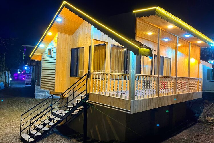 کلبه جنگلی سقف شیشه ای  تکخواب در ماسال