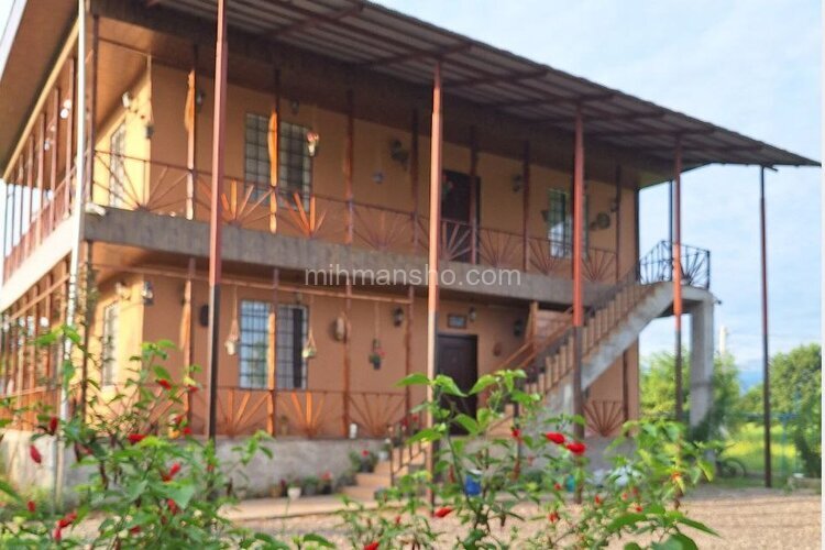 اتاق ناریکا در اقامتگاه بومگردی فومن