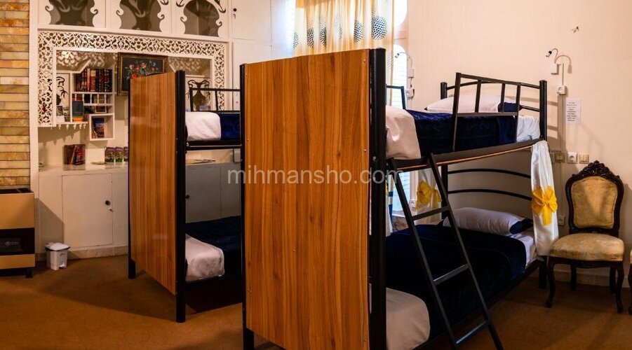 اتاق فامیلی 2 در هاستل در اصفهان