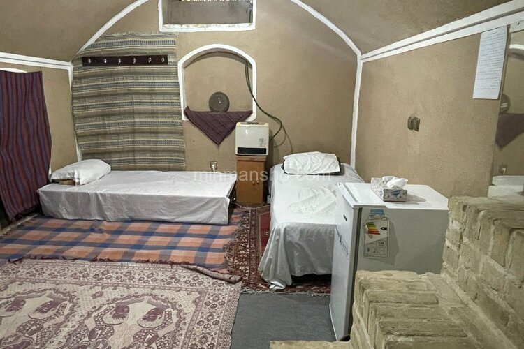 خوابگاه دخترانه 3 نفره قاجار در یزد