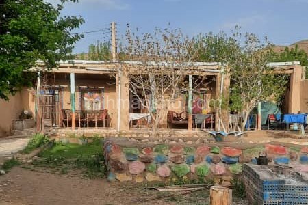 اتاق24 متری در اقامتگاه بومگردی درماه نشان