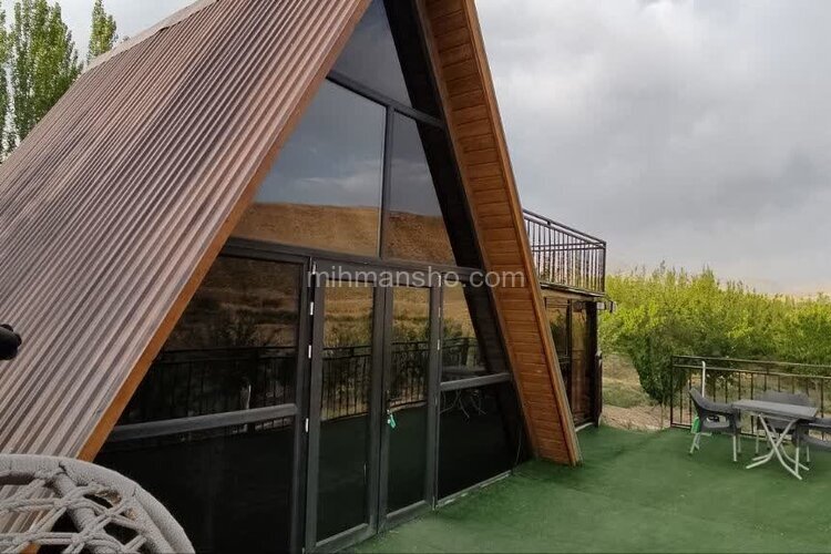 کلبه سوئیسی تکخواب سرزمین سبز در سمیرم