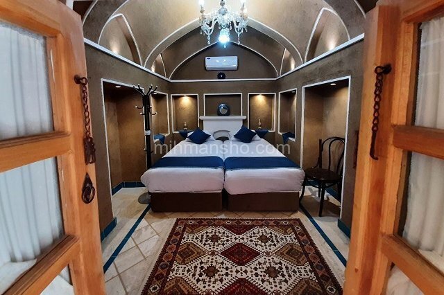 اتاق 2 تخته کرشمه در اقامتگاه بومگردی در کاشان