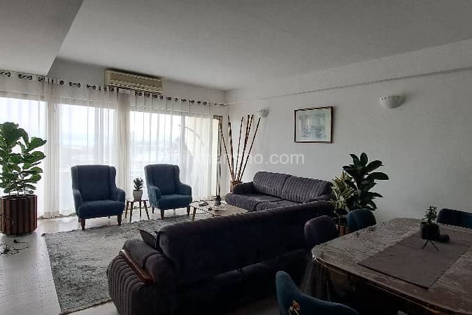 آپارتمان تکخواب مبله ساحلی در کیش