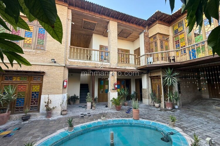 اتاق شماره 11 در اقامتگاه بومگردی شیراز