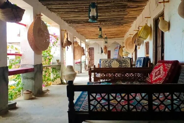 اتاق لافت کهنه در اقامتگاه بومگردی لافت