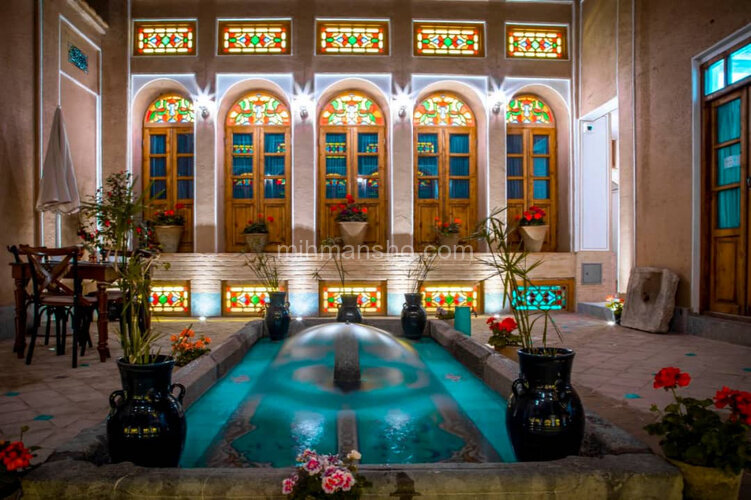 اتاق صمصام در اقامتگاه بومگردی اصفهان