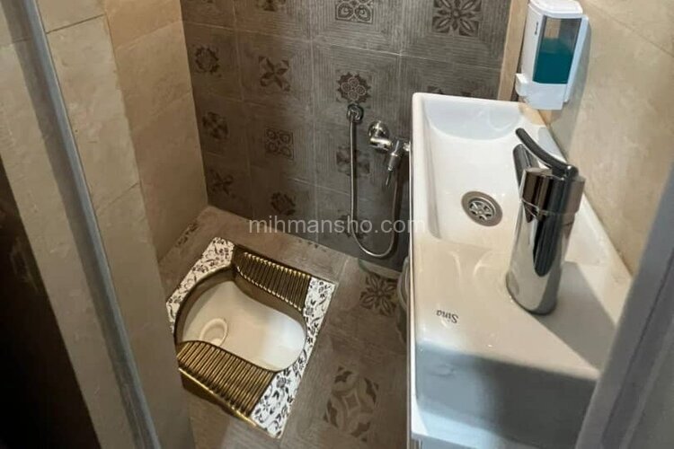 واحد دونفره با سرویس بهداشتی ایرانی در هتل در خیابان پانزده خرداد