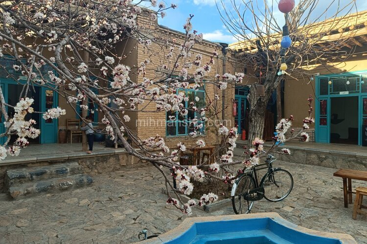 اتاق خاتون در اقامتگاه بومگردی داران