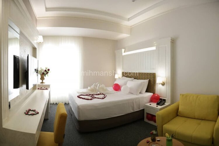 اتاق هانی مون در هتل مشهد