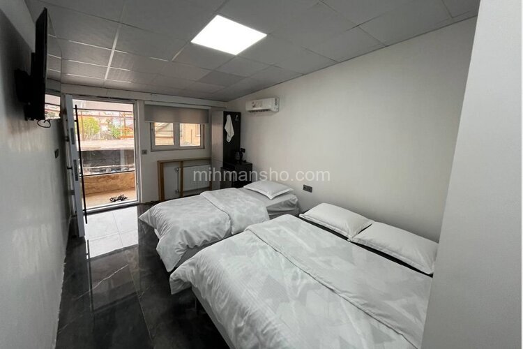 اتاق سه تخت صبوری در هتل رشت