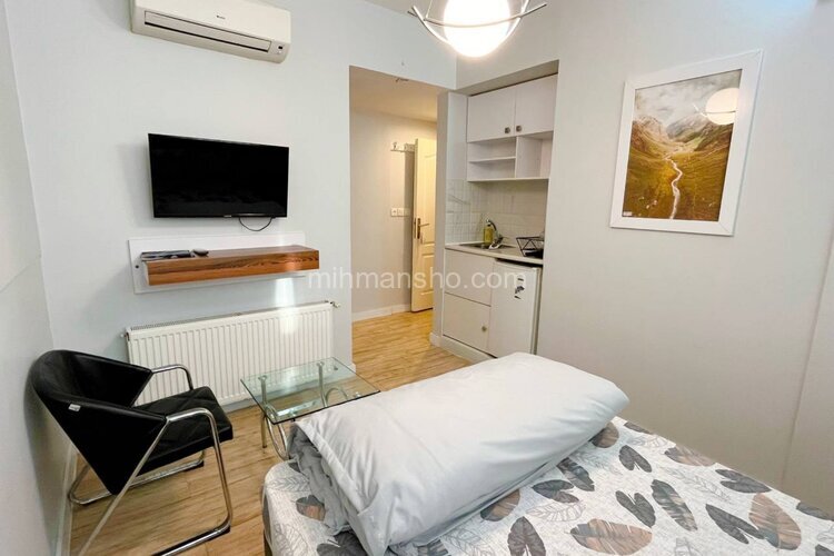 اتاق 20 متری 203 در مسافرخانه مشهد