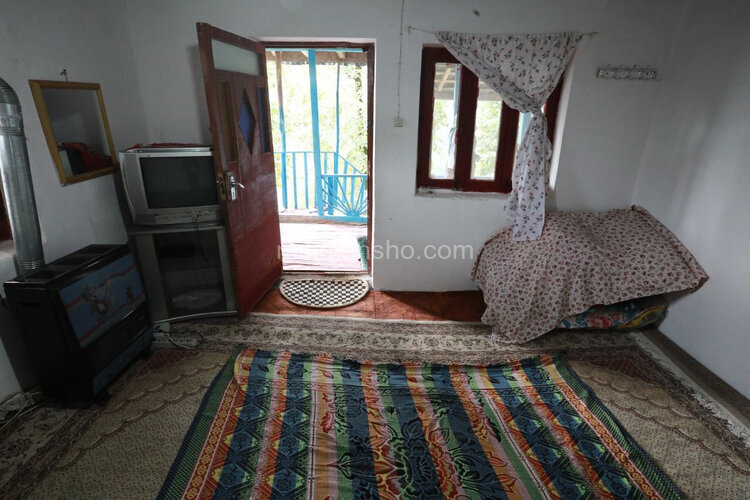 واحد تکخواب در طبقه دوم ویلای فومن