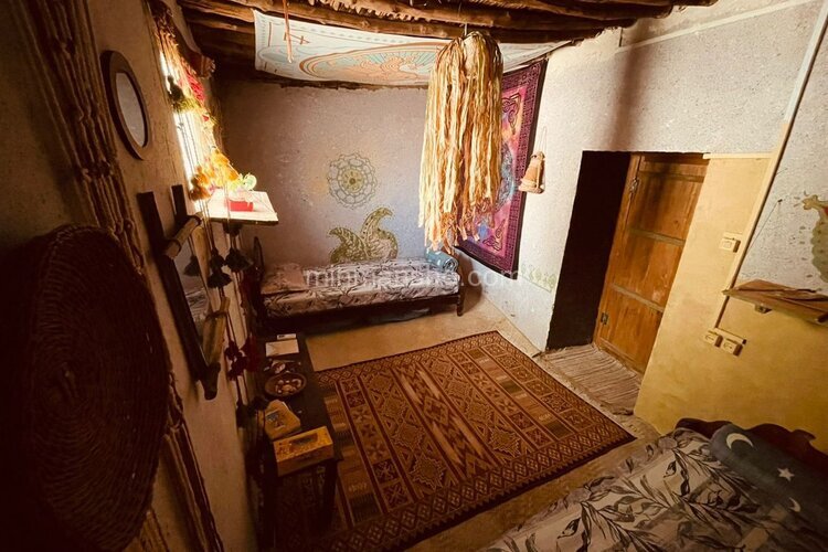 اتاق گنو در هاستل هرمز