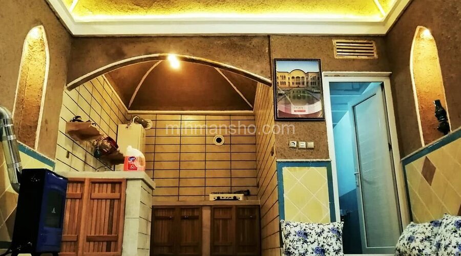 اتاق کرشاهی در اقامتگاه بومگردی کاشان