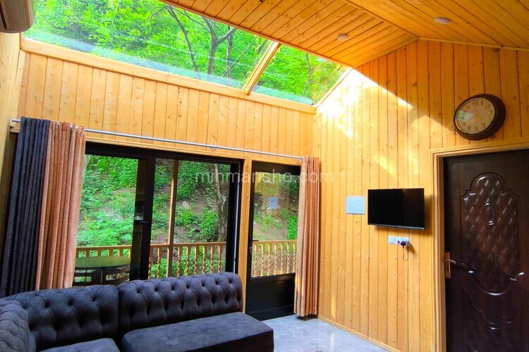 کلبه جنگلی سقف شیشه ای  تکخواب در ماسال