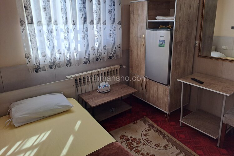 اتاق 1 نفره در مهمانپذیر تاکستان