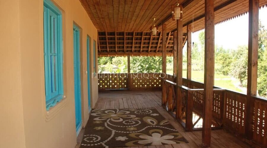 اتاق در اقامتگاه بومگردی در گیلان