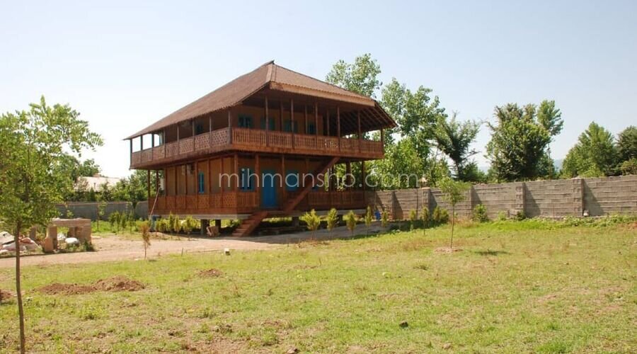 اتاق در اقامتگاه بومگردی در گیلان