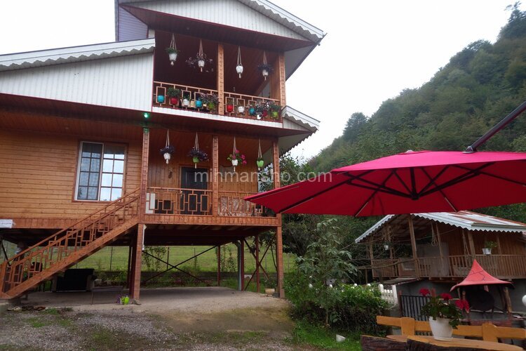 کلبه چوبی دوبلکس دو خواب چشمه در روستا ورمیه ماسال