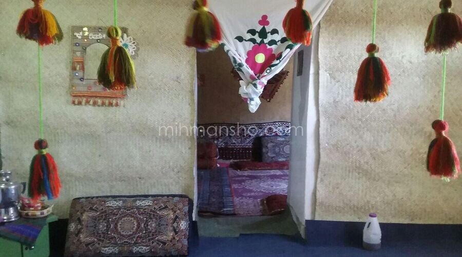 اتاق در اقامتگاه بومگردی در فهرج