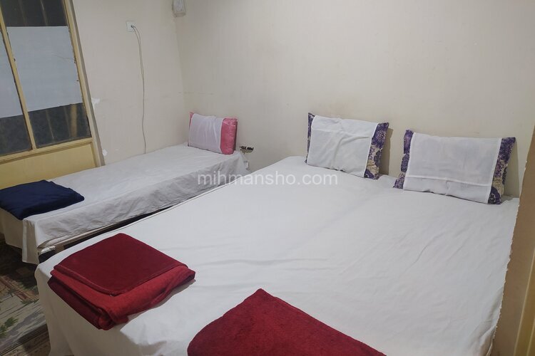 سوئیت سه تخت کاج در قم