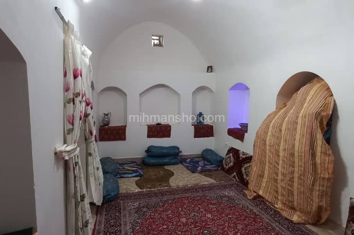 اتاق 1 قصر فیروزه در بومگردی گرمسار