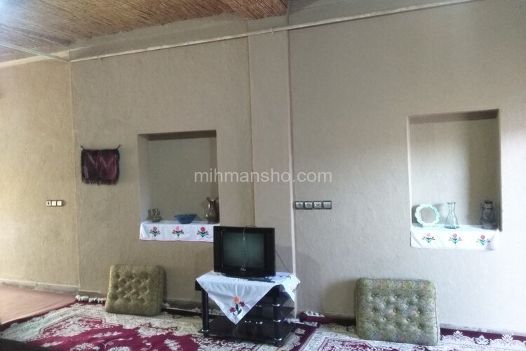 اتاق بنفشه در اقامتگاه بومگردی گالیکش