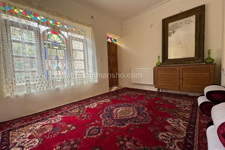 اتاق شعر در بومگردی شیراز