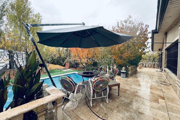 ویلا استخردار دوخواب درختی 2 در چهارباغ