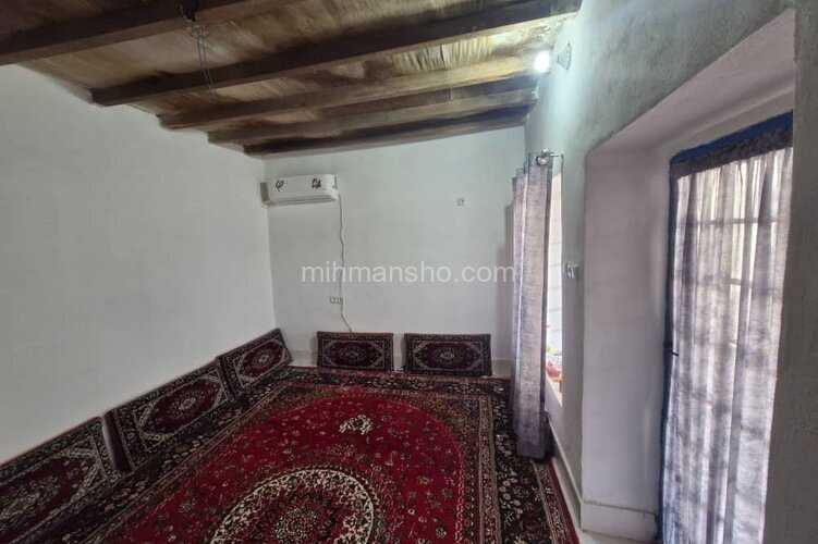 اتاق سنتی 16 متری تک درخت در بومگردی ساحلی هرمز