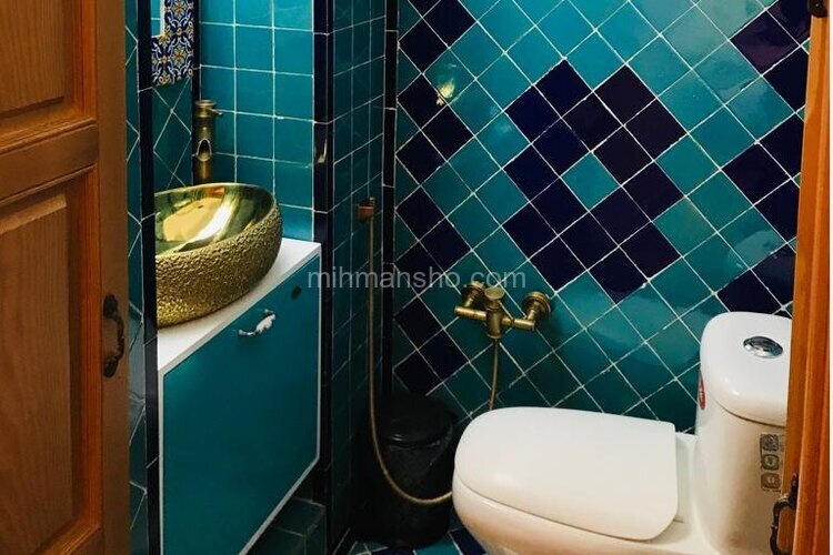 اتاق 5 تخته شورانگیز در اقامتگاه بومگردی در کاشان