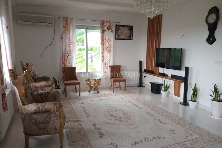 واحد تک خواب آروین در طبقه دوم ویلای آستارا