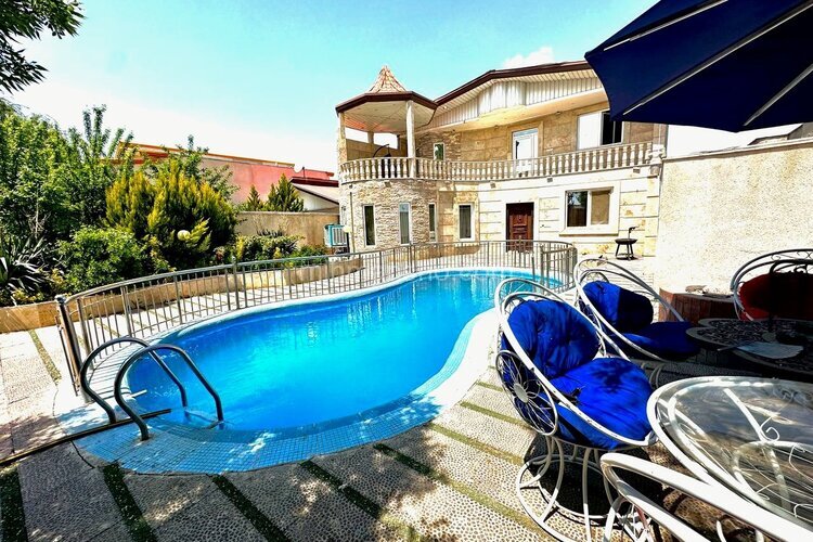 ویلا دوبلکس استخردار دوخواب در چهارباغ