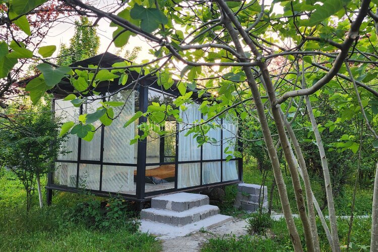 کلبه شیشه ای 19 متری در رشت