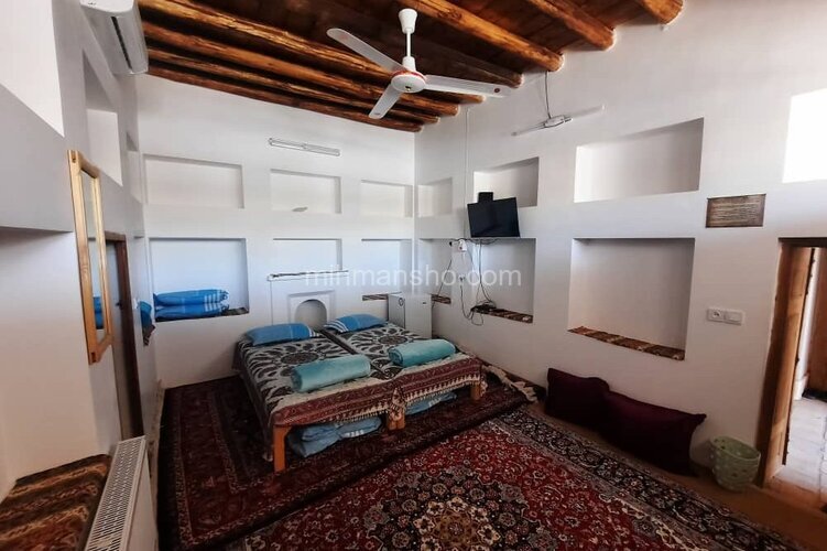 اتاق سه دری در اقامتگاه سنتی نطنز
