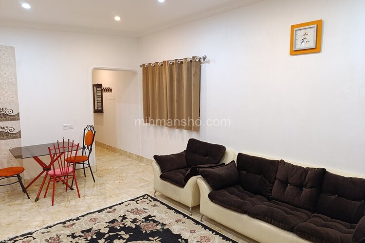 واحد در طبقه همکف ویلا آراد نزدیک به دریا در تنکابن