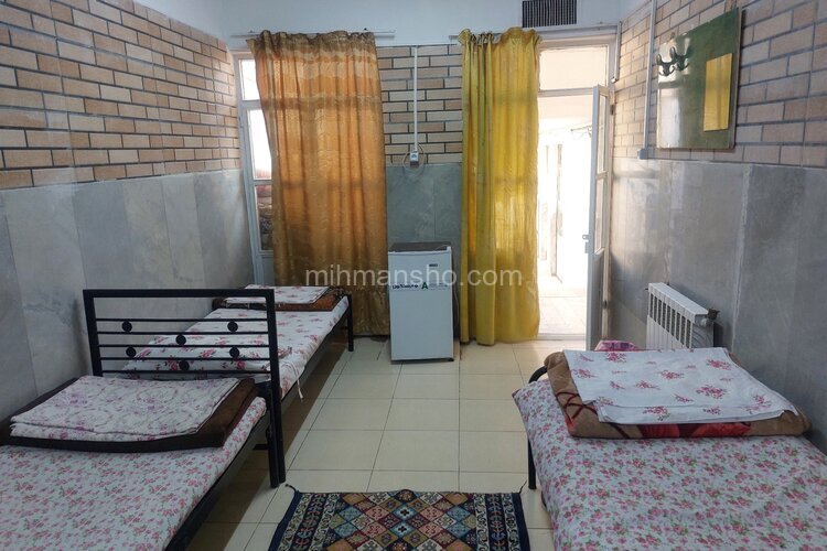 اتاق 5 تخته در مهمانپذیر بازار بزرگ