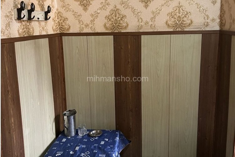 اتاق یک تخت در مهمانپذیر خیابان کارگر