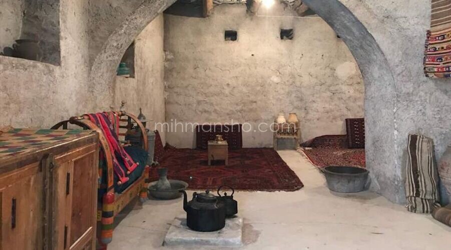 اتاق دراقامتگاه بومگردی در لارستان | نشیمن گاه در اقامتگاه بوم گردی نریمان