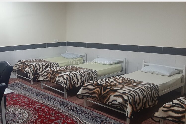 اتاق 4 نفره 1 در مهمانپذیر تاکستان