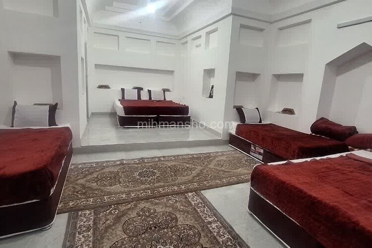 اتاق هفت نفره در اقامتگاه بومگردی یزد