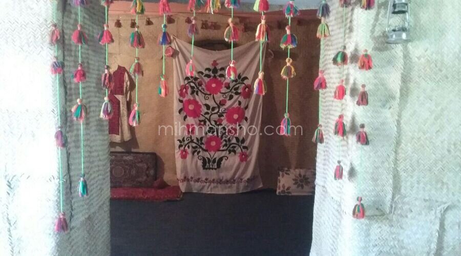 اتاق در اقامتگاه بومگردی در فهرج