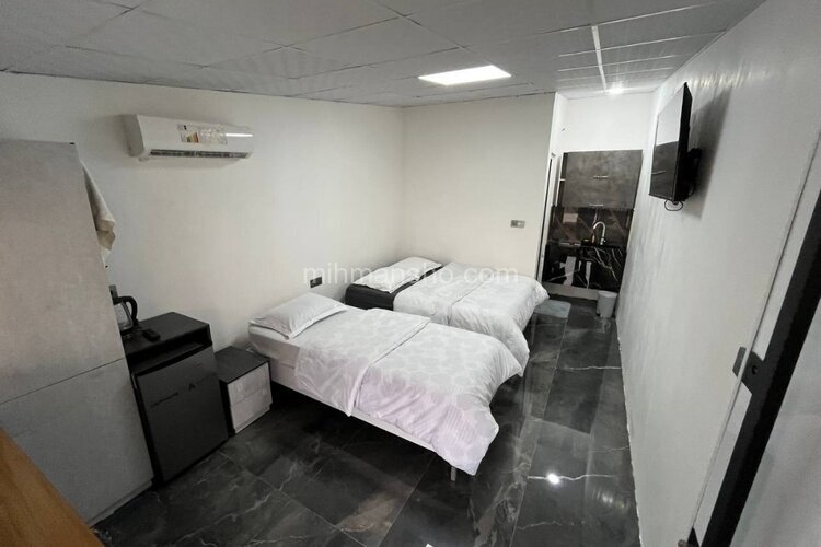 اتاق سه تخت صبوری در هتل رشت