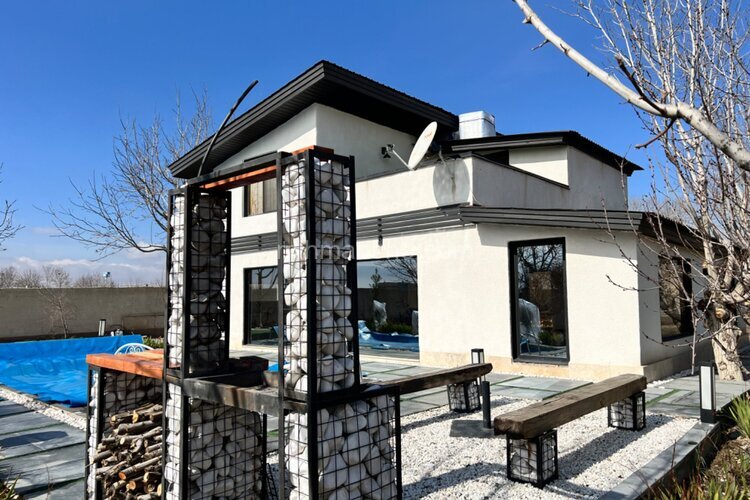 ویلا دوبلکس استخردار 3 خواب در چهارباغ