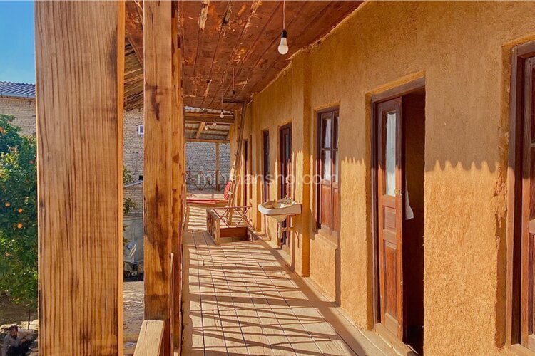 اتاق هخامنشیان در اقامتگاه بومگردی گلوگاه