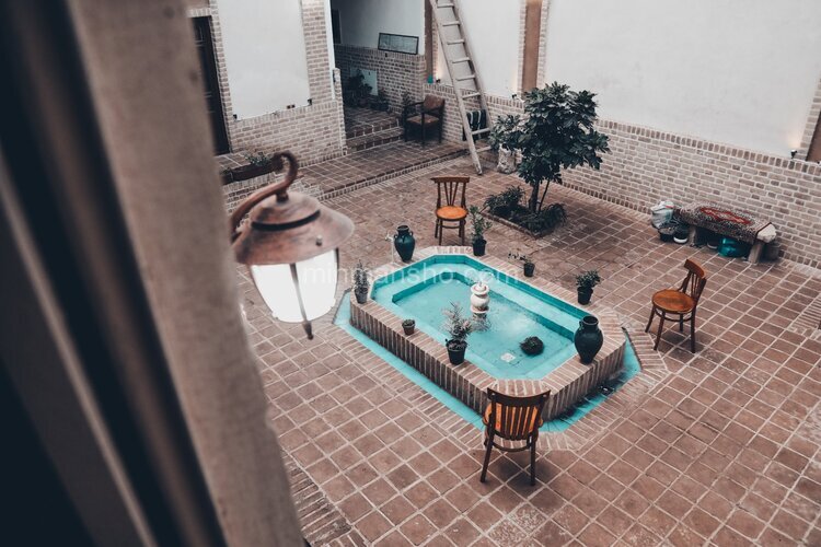 اتاق 8 در اقامتگاه بومگردی قم